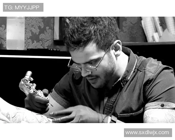 足球明星的纹身师揭秘他们身上的故事与梦想