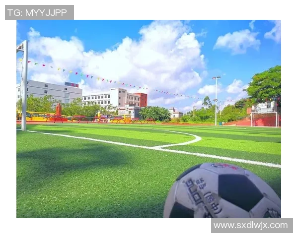 足球明星训练手册:提升技术与体能的全面指南助你成为绿茵场上的传奇球员 足球明星训练手册:提升技术与体能的全面指南助你成为绿茵场上的传奇球员